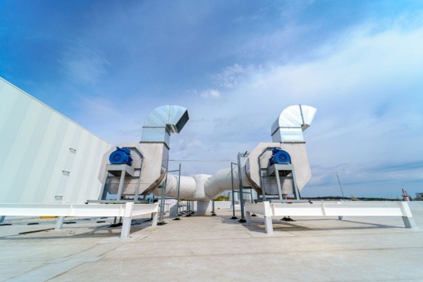 Why Some Commercial Roofs Last Longer Than Others
